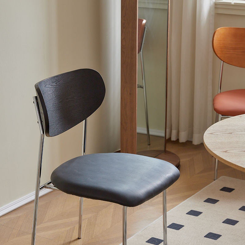 เก้าอี้วินเทจพร้อมพนักพิงร้านอาหารที่ออกแบบฝรั่งเศส