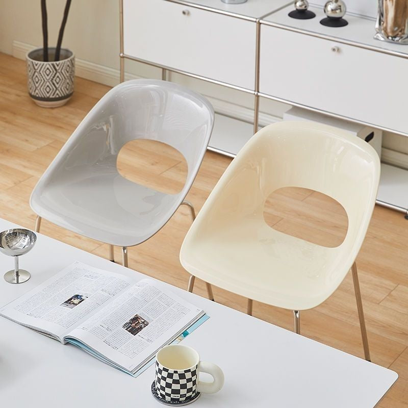 ทานอาหารสไตล์โมเดิร์นสีครีมยอดฮิตในอินเตอร์เน็ตรับน้ำหนักได้ 300 ส่วน