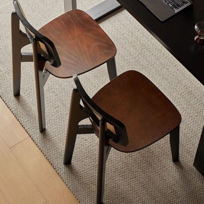 หวายถักเก้าอี้สำหรับโบราณ, เก้าอี้พนักสำรวจแบบเรียบง่ายและเก้าอี้รองรับในส่วนนี้