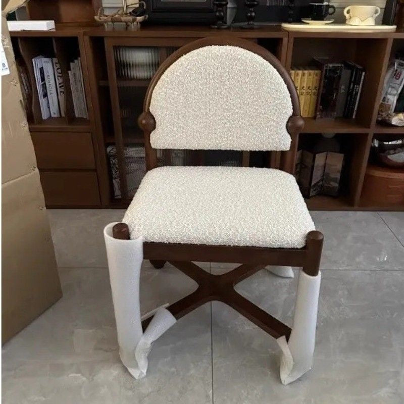 แท่นขุดเจาะโบราณสไตล์ที่เรียบง่ายหลังรองรับและหนังแกะออกแบบเก้าอี้ห้องนอนโต๊ะเครื่องแป้งเก้าอี้โบราณ 