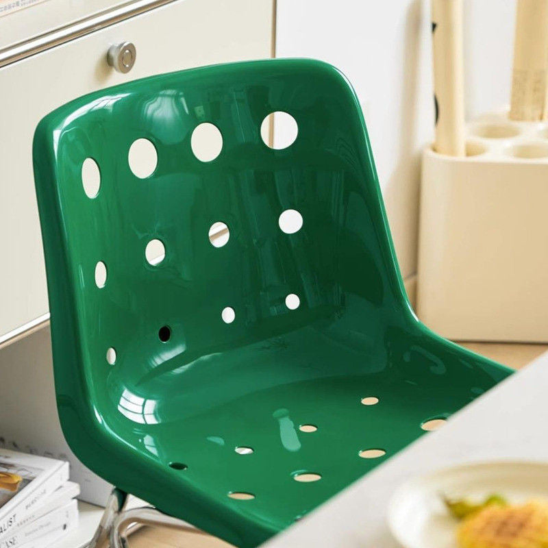 เก้าอี้ทานอาหารจานชีสพนักเก้าอี้แต่งหน้าให้ความรู้สึกที่ร้านชานมเก้าอี้เยี่ยมชม 