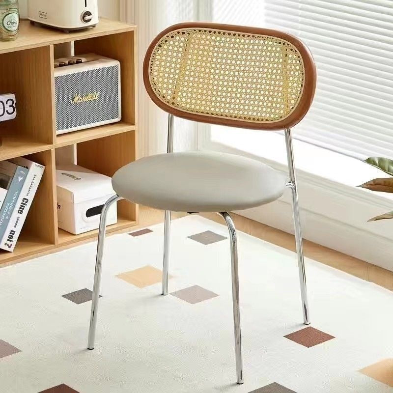 เก้าอี้พักผ่อนและเก้าอี้รองรับพนักพิงบ้านที่ทันสมัย 