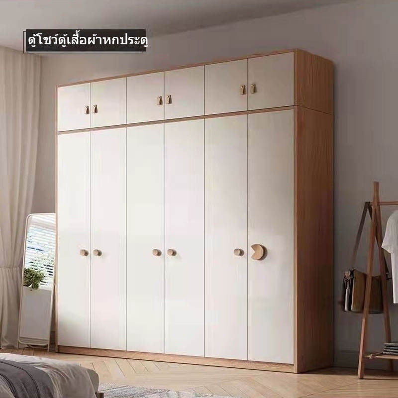 บันไดที่เรียบง่ายในห้องนอนบ้านรวมถึงการปฏิบัติตามกฎระเบียบเด็กในห้อง...
