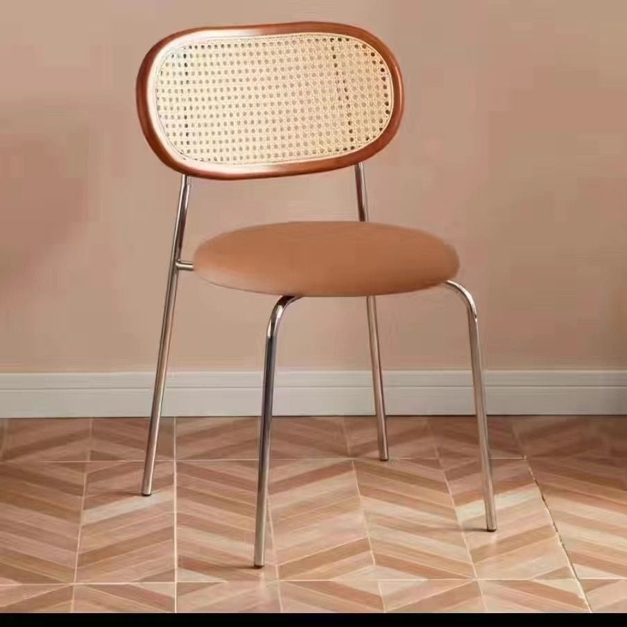 เก้าอี้พักผ่อนและเก้าอี้รองรับพนักพิงบ้านที่ทันสมัย 