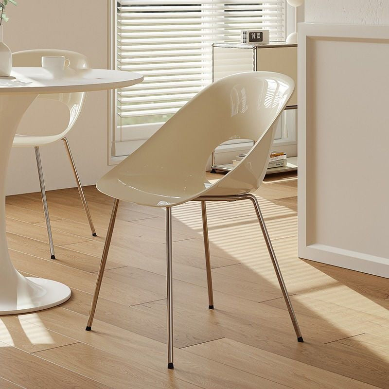 ทานอาหารสไตล์โมเดิร์นสีครีมยอดฮิตในอินเตอร์เน็ตรับน้ำหนักได้ 300 ส่วน 